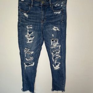 AE distressed capris